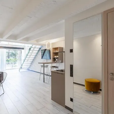Avida Loft 10 Апартаменты *